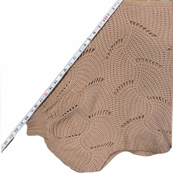 Anthropologie Elodie Cropped Scalloped Hem Oversized Sweater Large - Picture 6 of 6